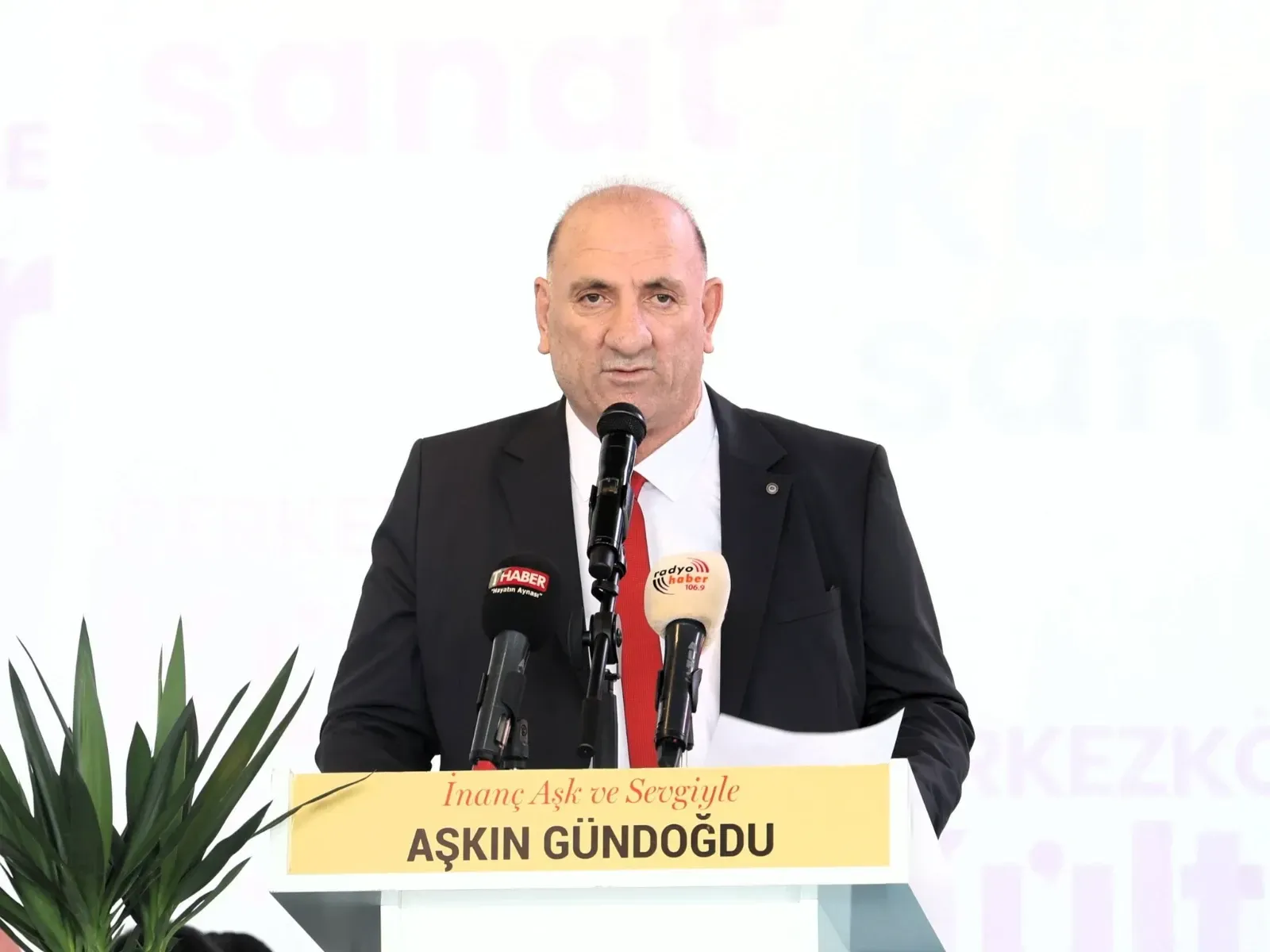 Aşkın Gündoğdu yeniden başkan