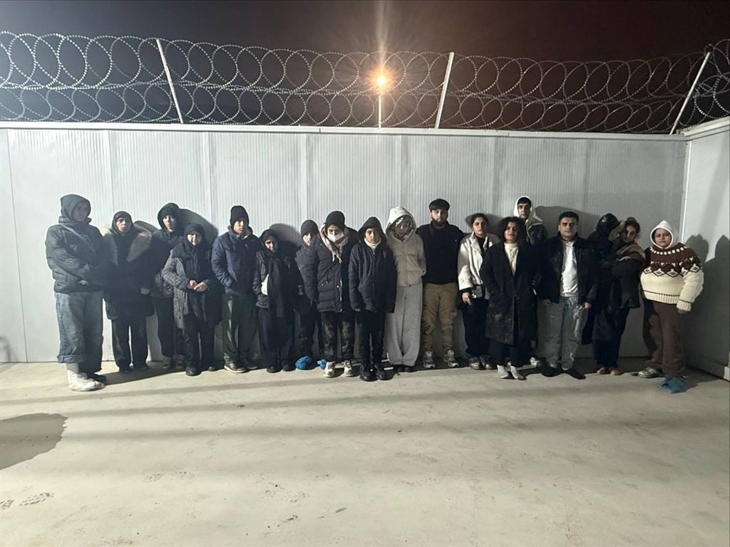 18 kaçak göçmen yakalandı