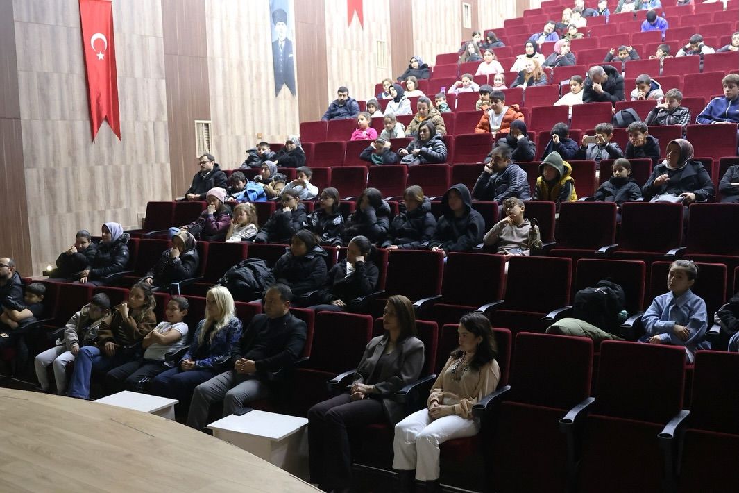 Belediyeden spor kursiyerlerine sağlıklı beslenme eğitimi