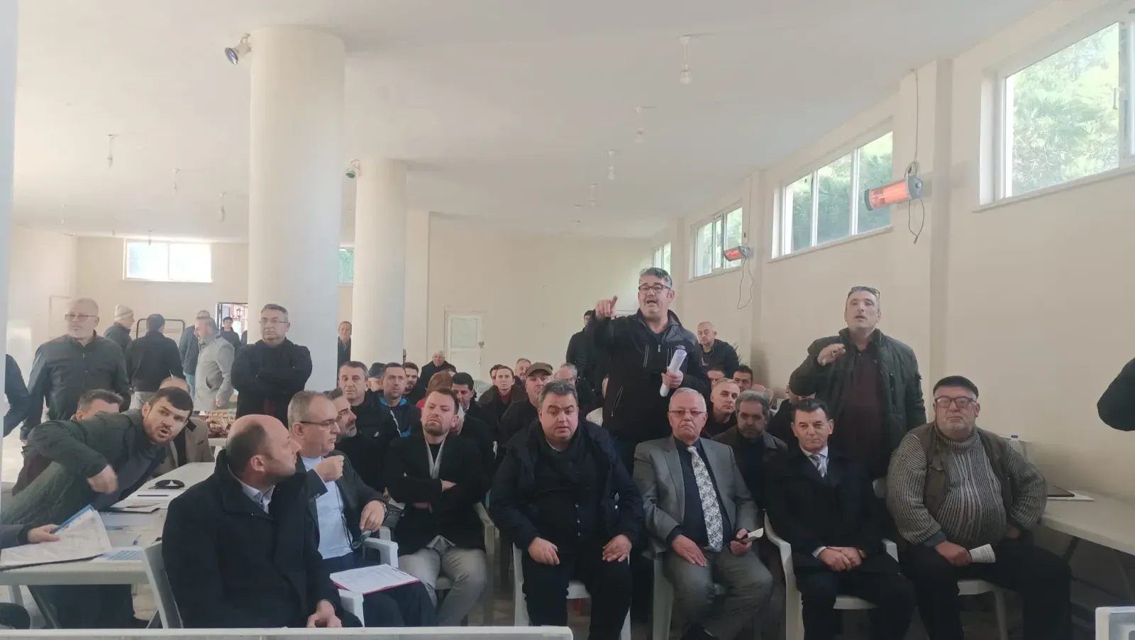 RES sahasına halk duvarı