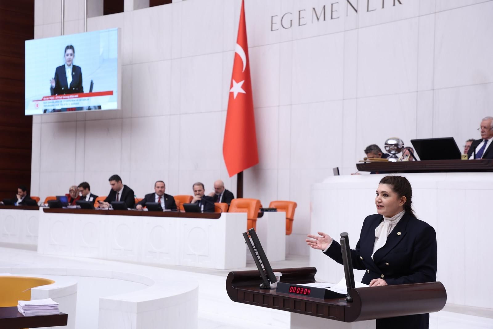 “Milletin vekaletiyle milleti açlığa mahkum ettiniz”