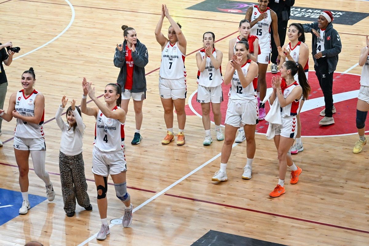 Kırklareli’nin perileri yarı finale uçtu