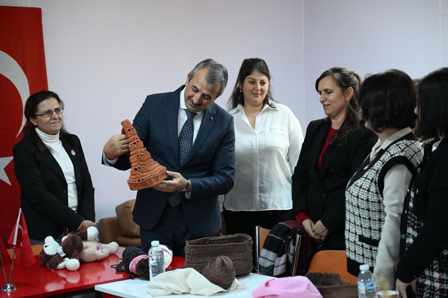 Vali Sezer, şehitlerimizin anneleri ile bir araya geldi