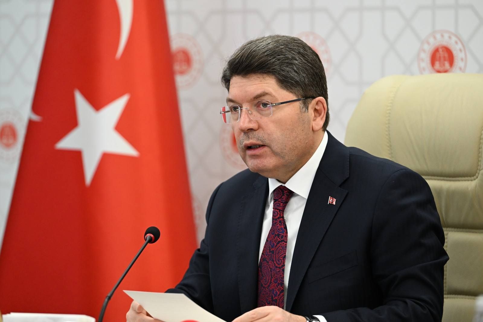 Bayrağımıza alçak saldırı; başlatılan soruşturmada 35 kişi tutuklandı