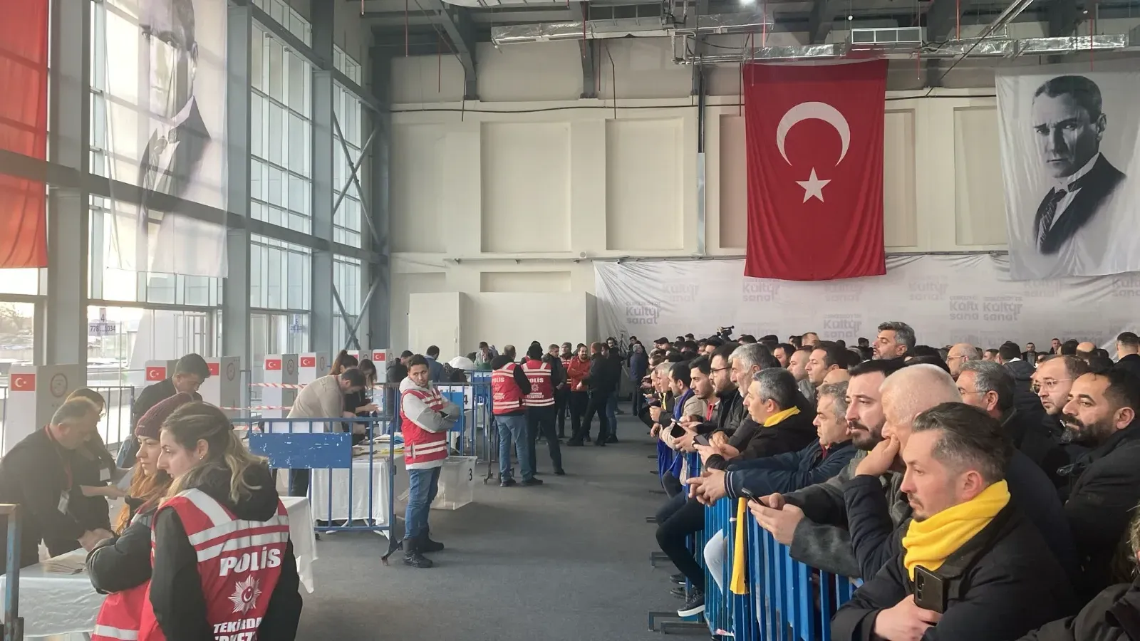 Şoförler ve Otomobilciler Esnaf Odası seçiminde sandıklar açılıyor