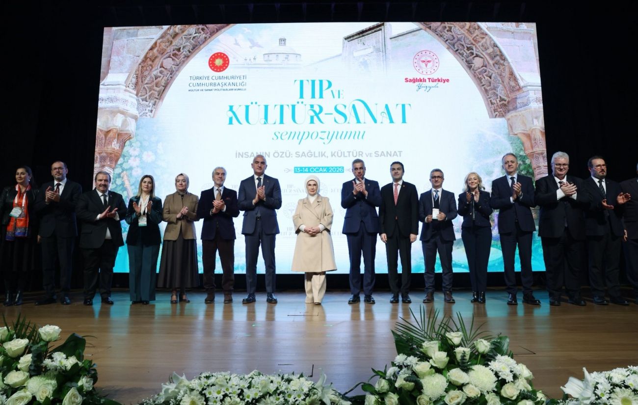 Rektör Ak, ‘Tıp ve Kültür- Sanat” Sempozyumuna katıldı
