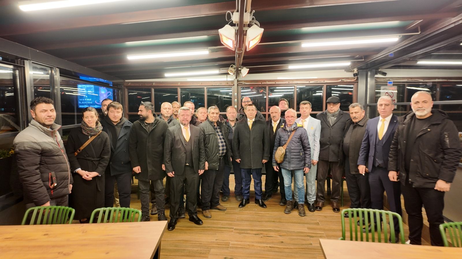 Arat, basın mensuplarını yemekte ağırladı