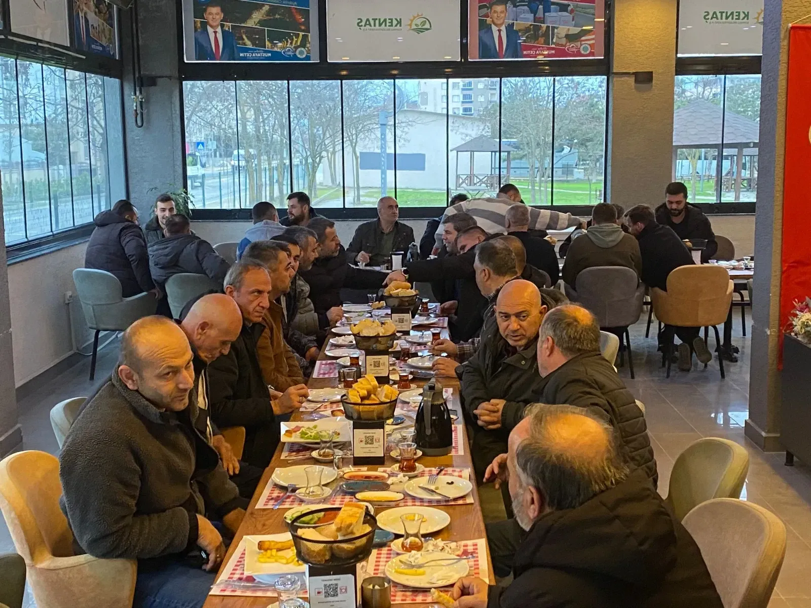 Arat, şoför esnafıyla kahvaltıda bir araya geldi