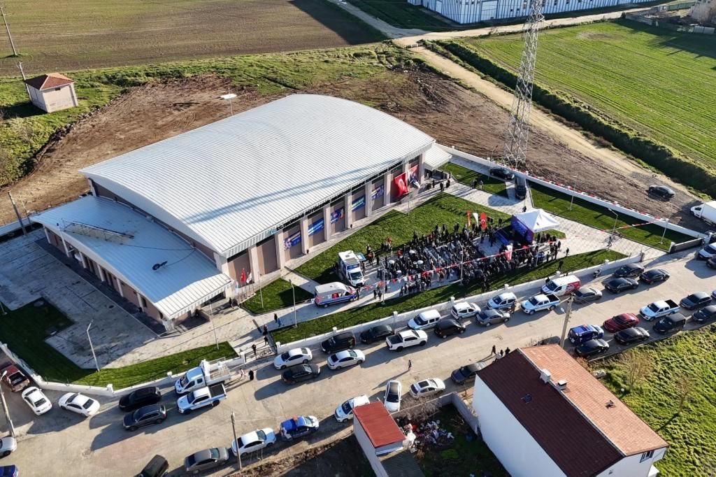 Büyükşehir, Ergene’ye spor salonu kazandırdı