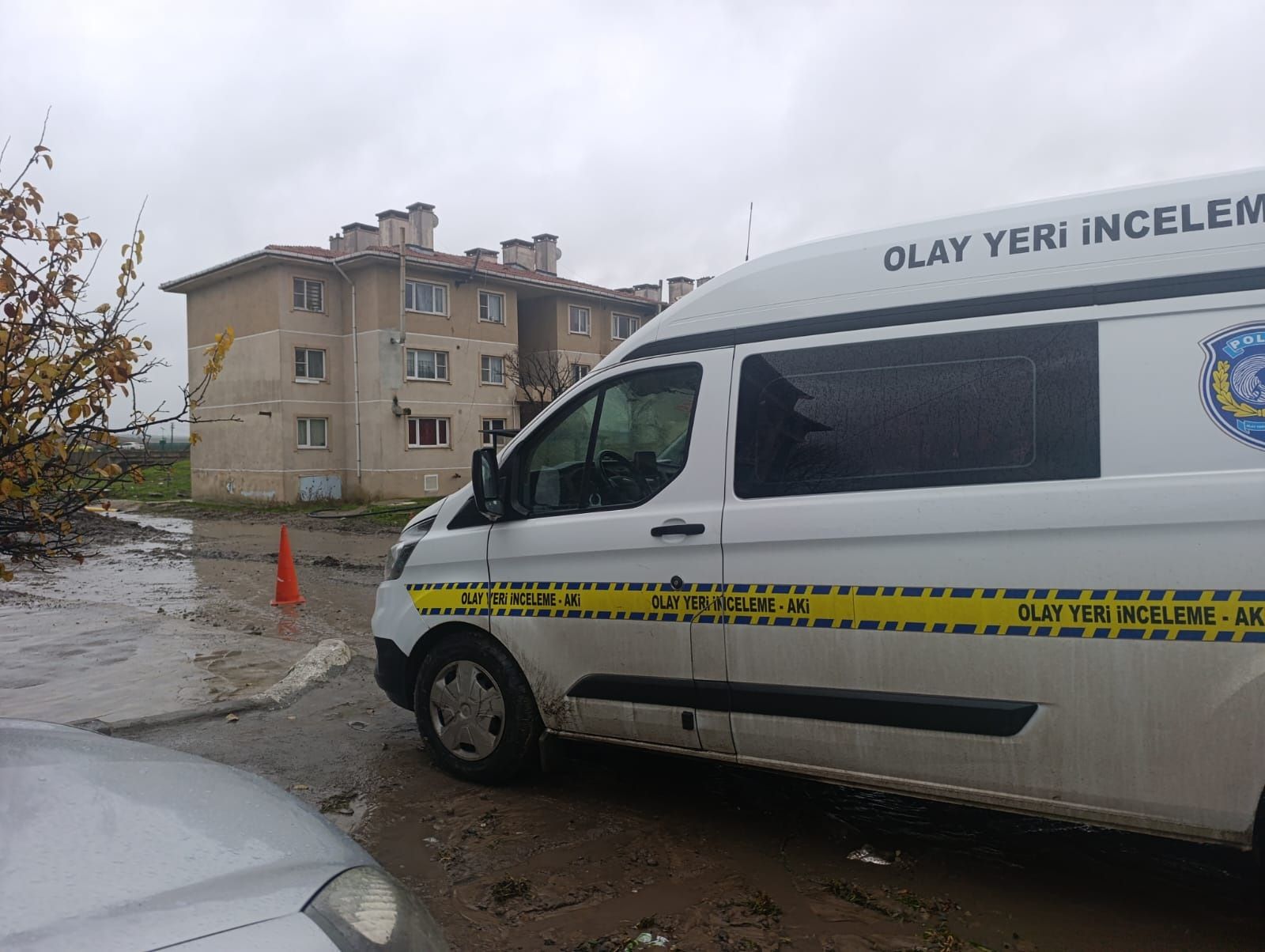 Göçükte yaralanan 4 işçiden 1'i hayatını kaybetti