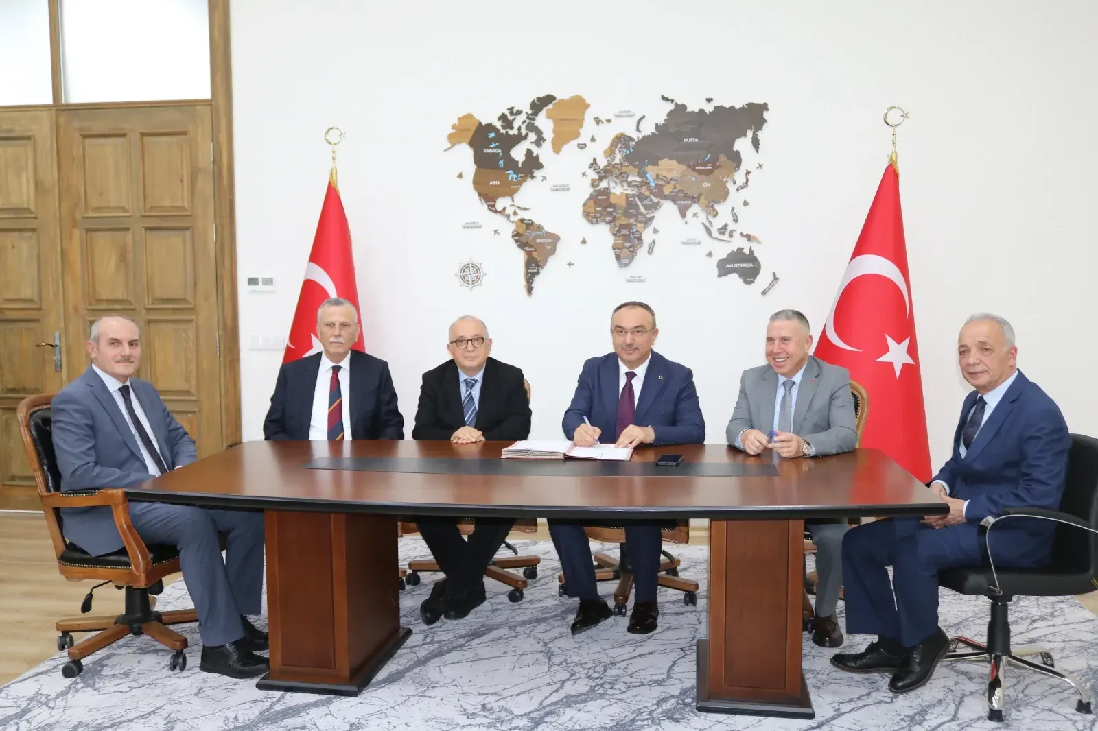 Okul, cami ve 112 istasyonu için imzalar atıldı
