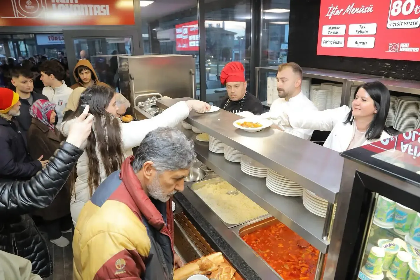 Edirne Kent Lokantası, bir yılda 121 bin öğün sıcak yemek çıkardı