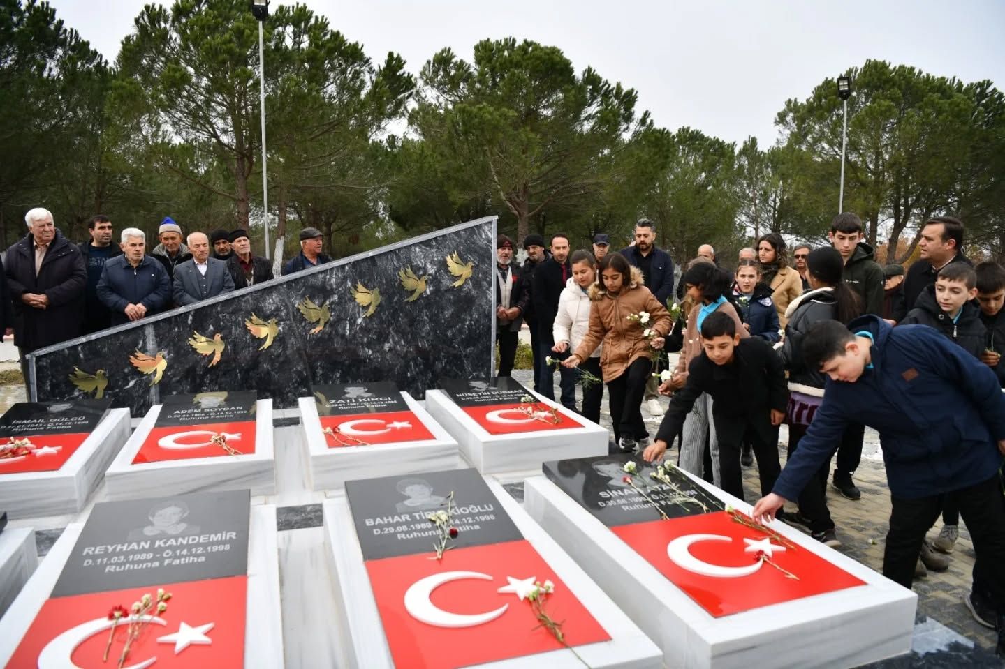 Eğitim şehitleri unutulmadı: Karacaali’de 26 yıllık acıya vefa