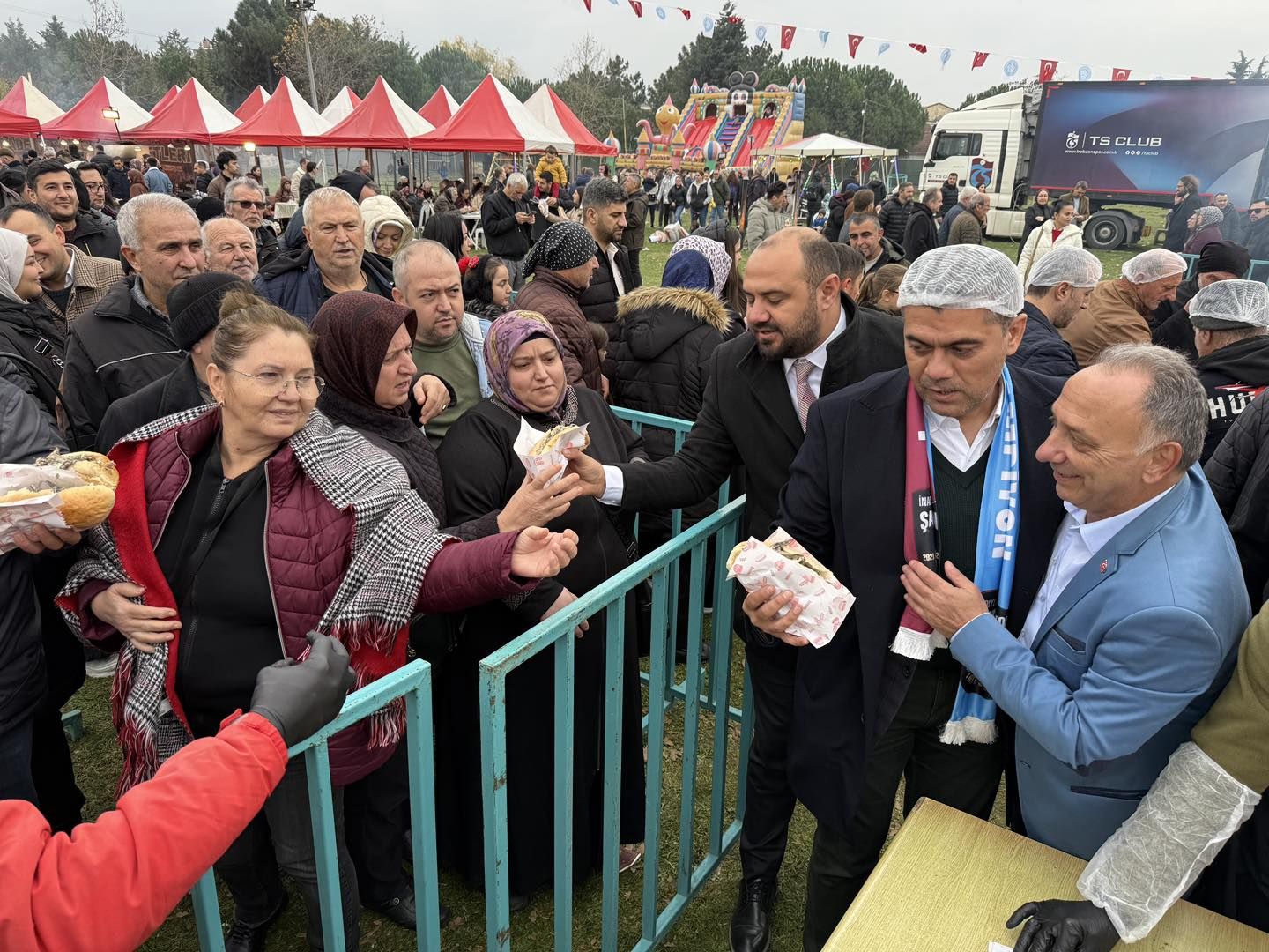 Hamsi ve Mıhlama Festivali, renkli görüntülere sahne oldu