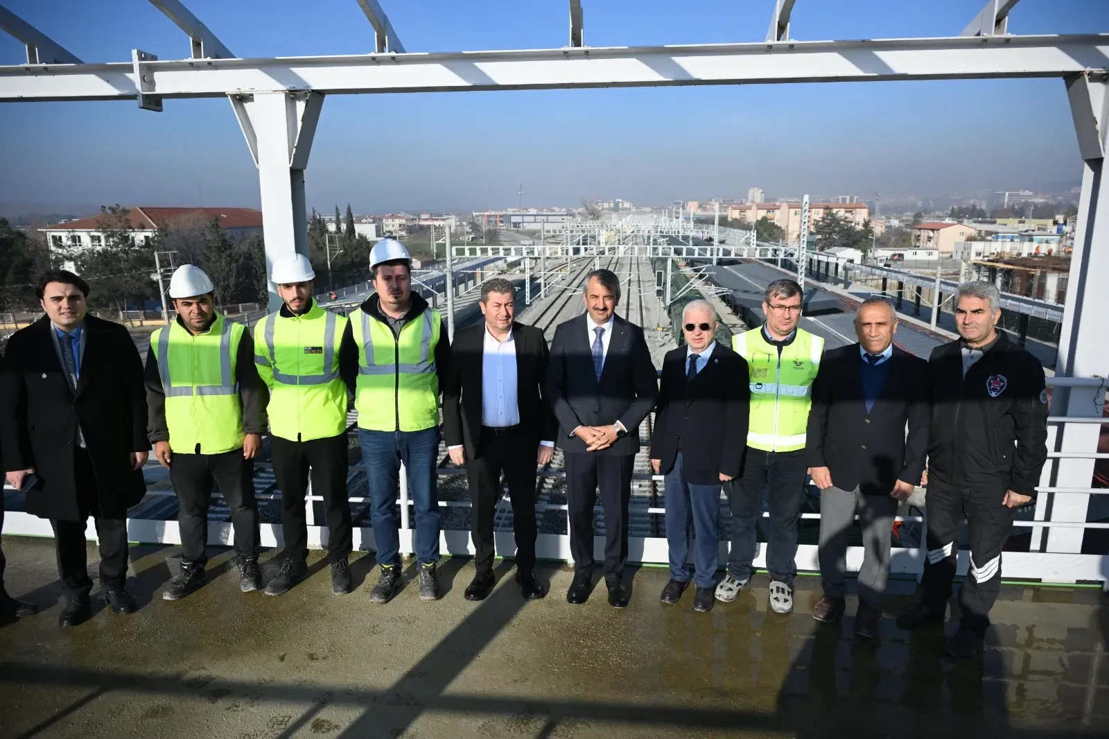 Vali Sezer, hızlı tren sahasında inceleme yaptı
