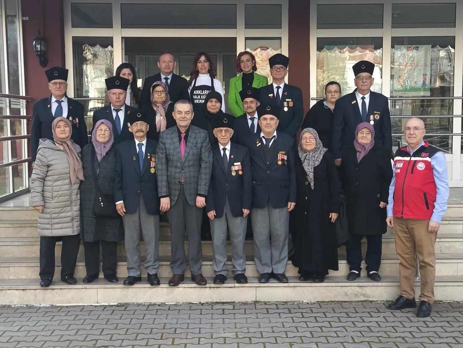 Şehit yakınları ve gaziler İçin “Ebru Sanatı” Kursu düzenleniyor