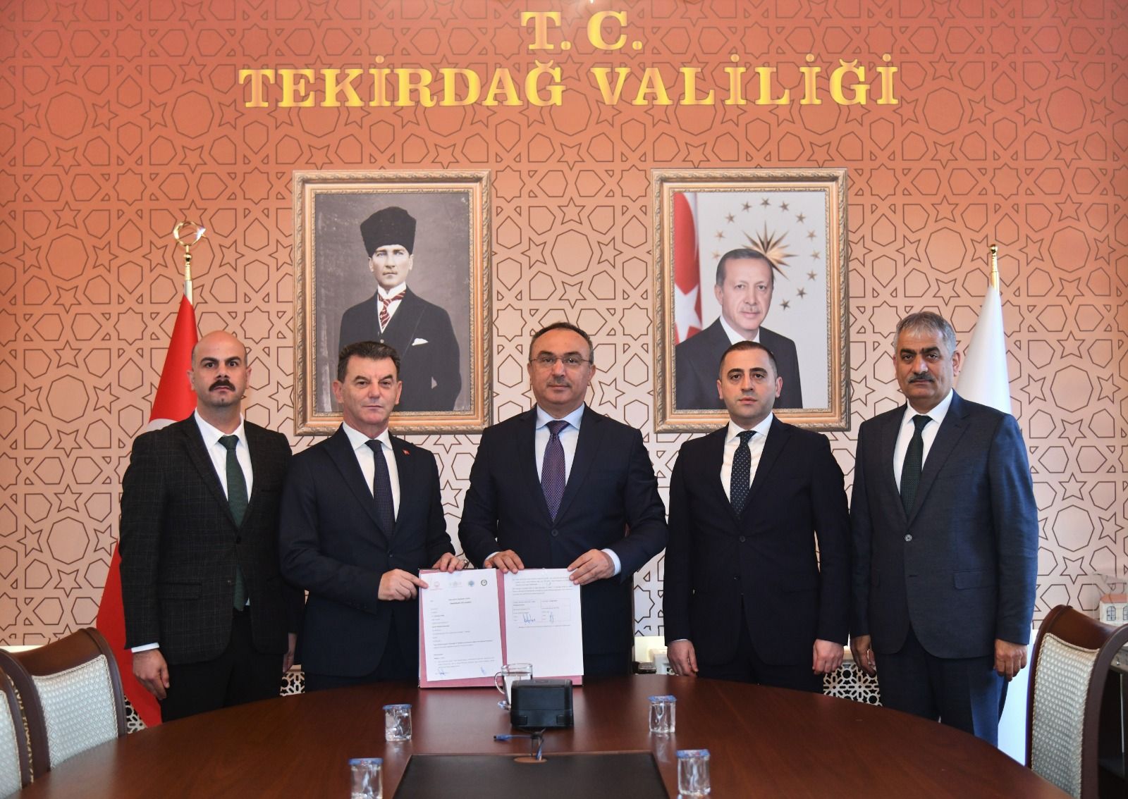 “Kapaklı’nın Çınarlarına Dijital Vefa Köprüsü” Projesi için sözleşme imzalandı