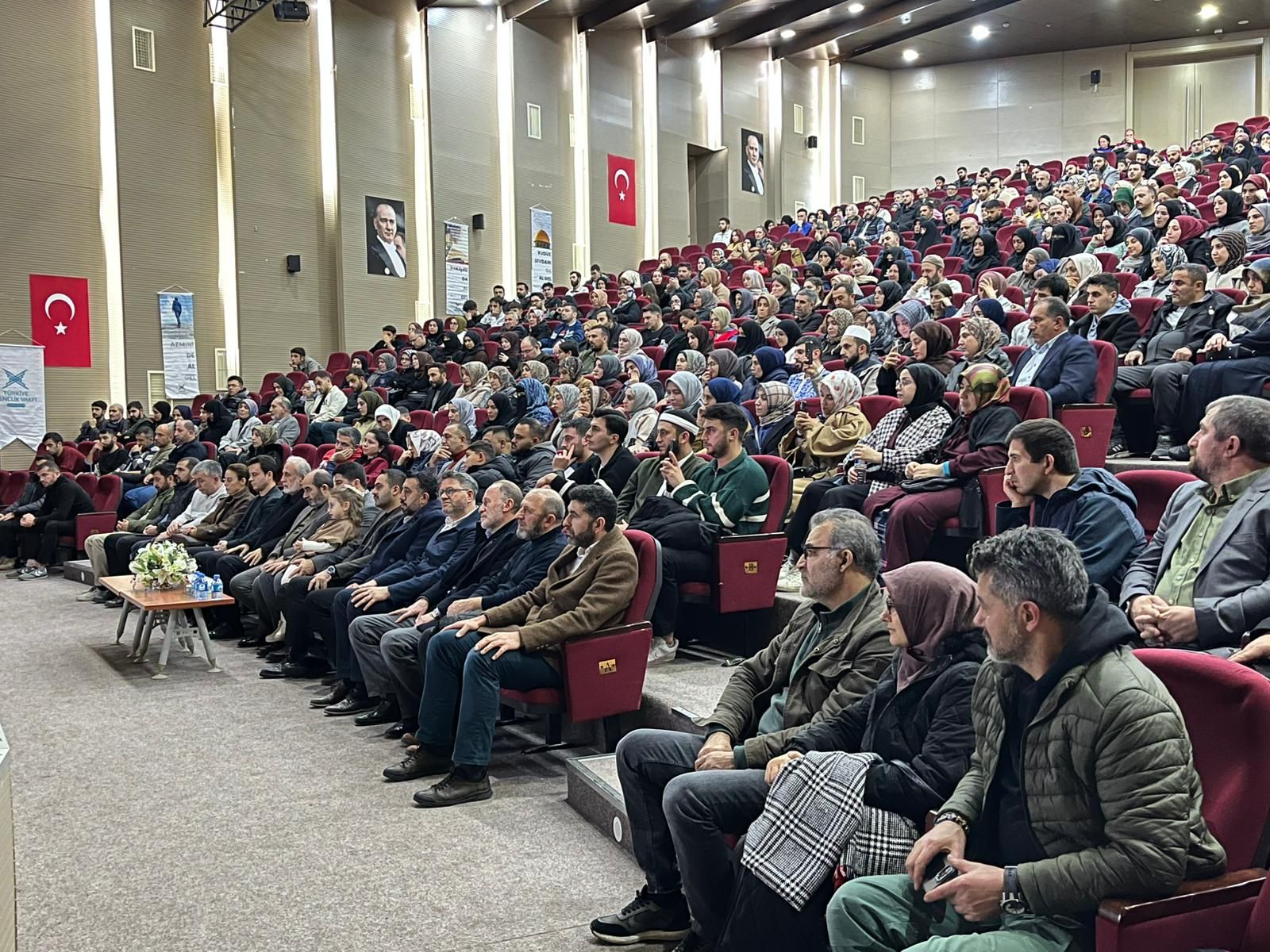 TÜGVA’dan ‘Gençlik, Şiir, Şair, Şuur’ temalı eğitim semineri