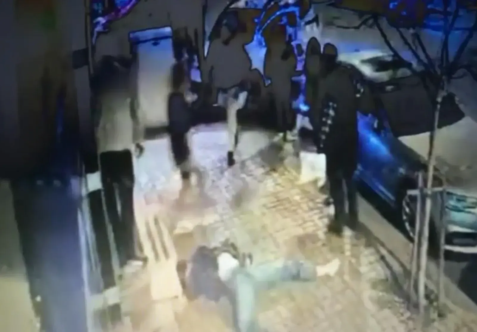 Hafif ticari araçla motosiklet çarpıştı: 1 ağır yaralı