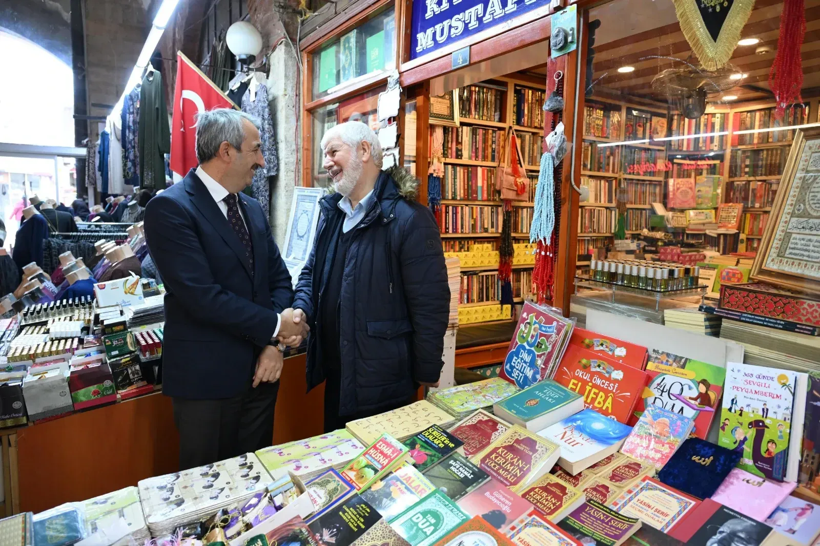 Vali Sezer’den tarihi çarşılara ziyaret