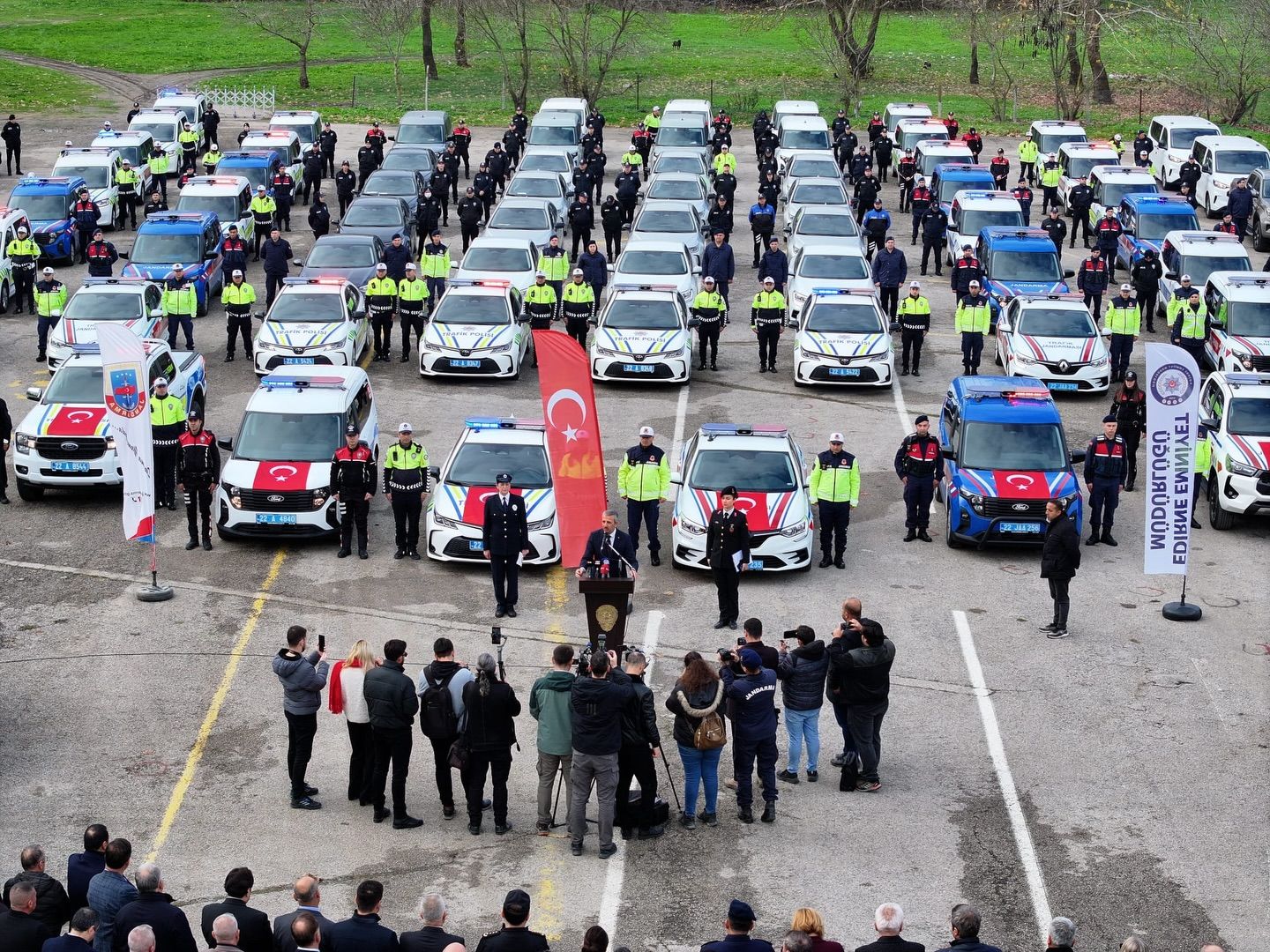Jandarma ve Emniyete önemli takviye: 82 yeni araç envantere girdi