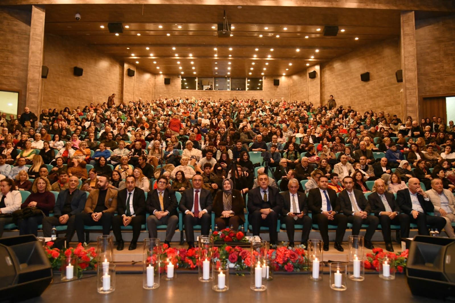 Maarif Korosu Öğretmenler Konseri beğeni topladı