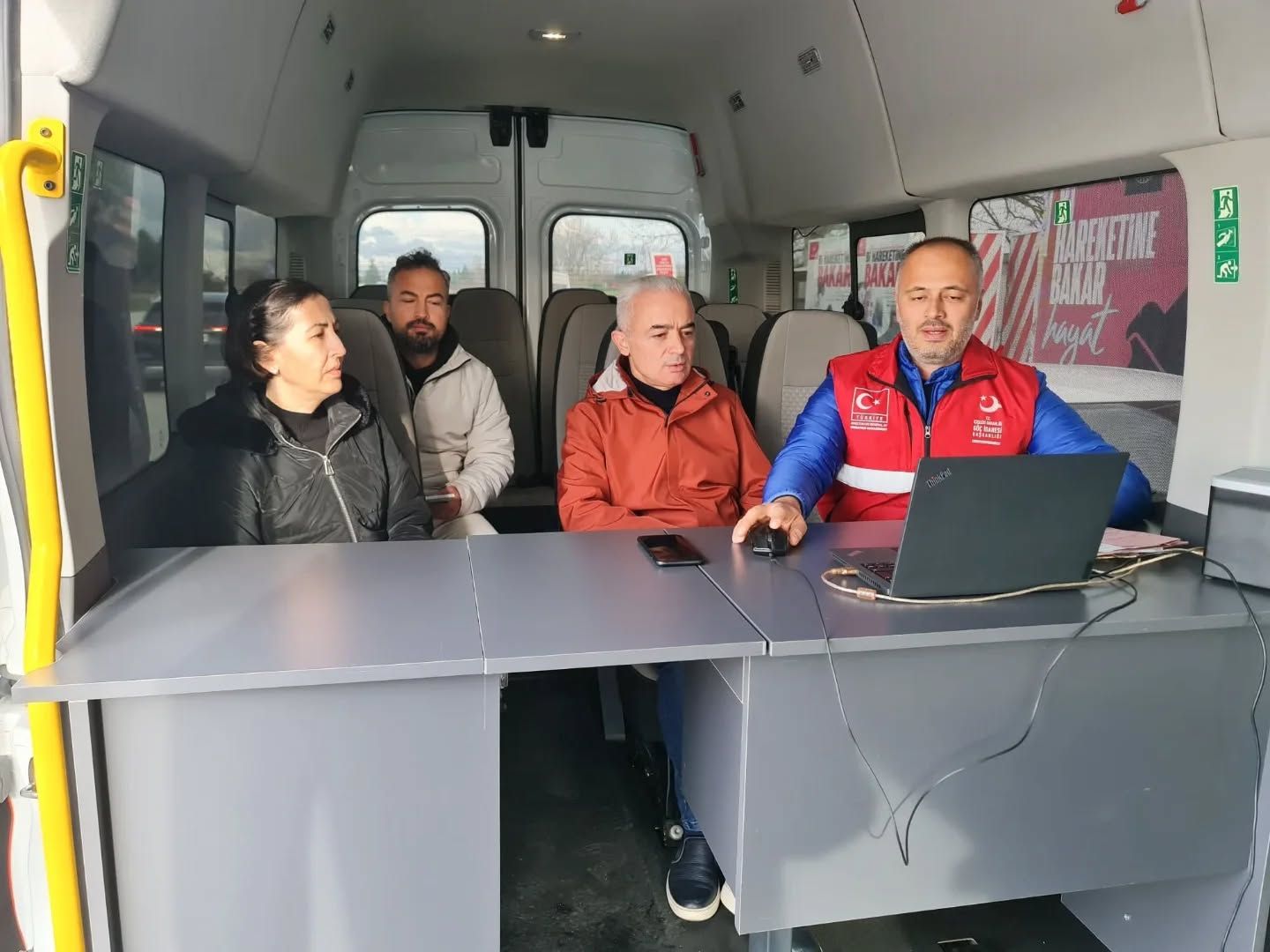 Mobil Göç Noktası Uygulama Aracını ziyaret etti