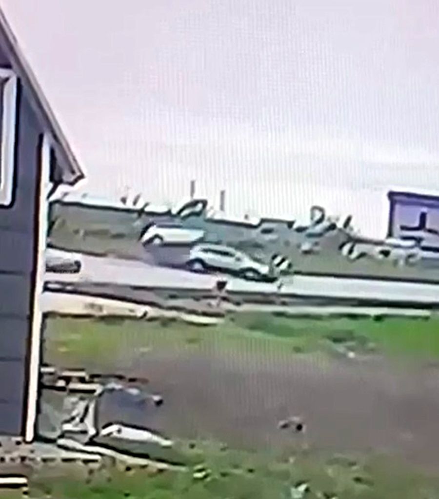 İki otomobil çarpıştı