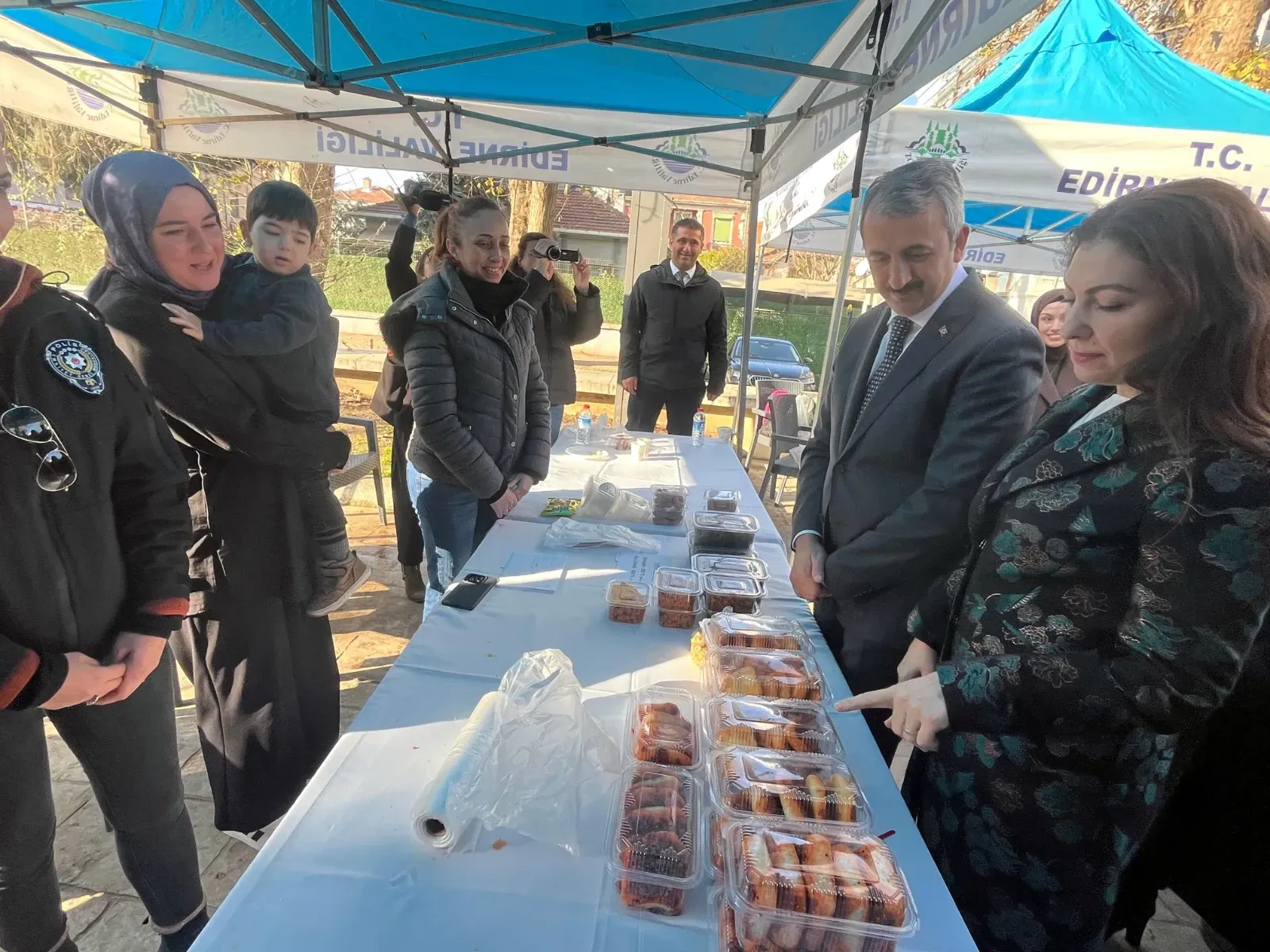 Edirne’de Polis Eşleri Derneği’nden polis çocukları ve personel için kermes