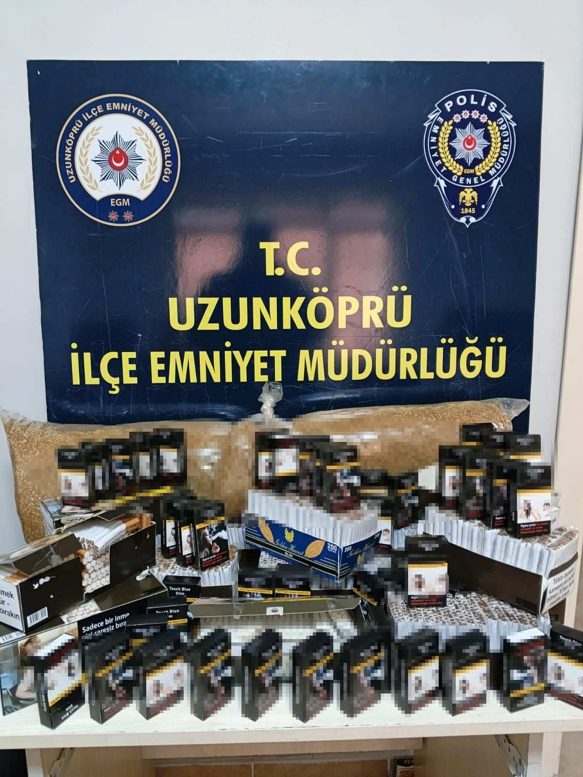 Doldurulmuş makaron ve kaçak tütün ele geçirildi