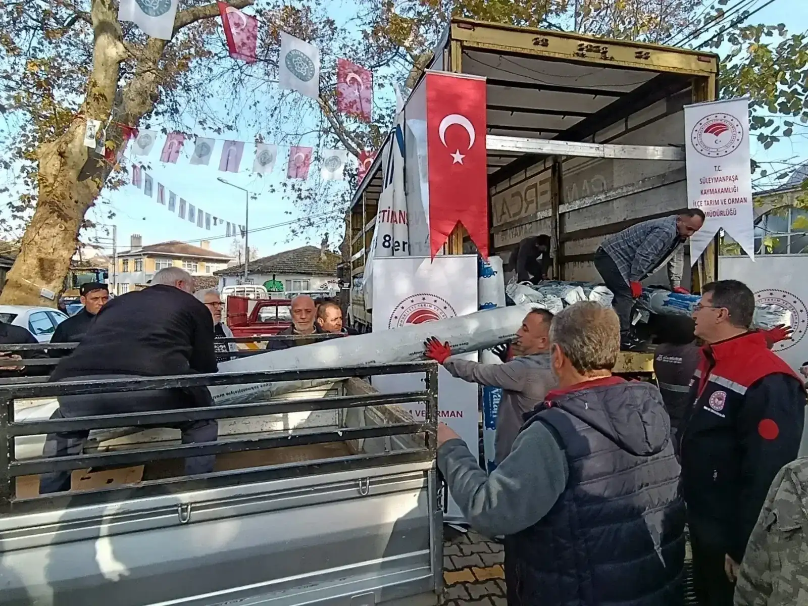 Üreticilere sera naylonu dağıtıldı