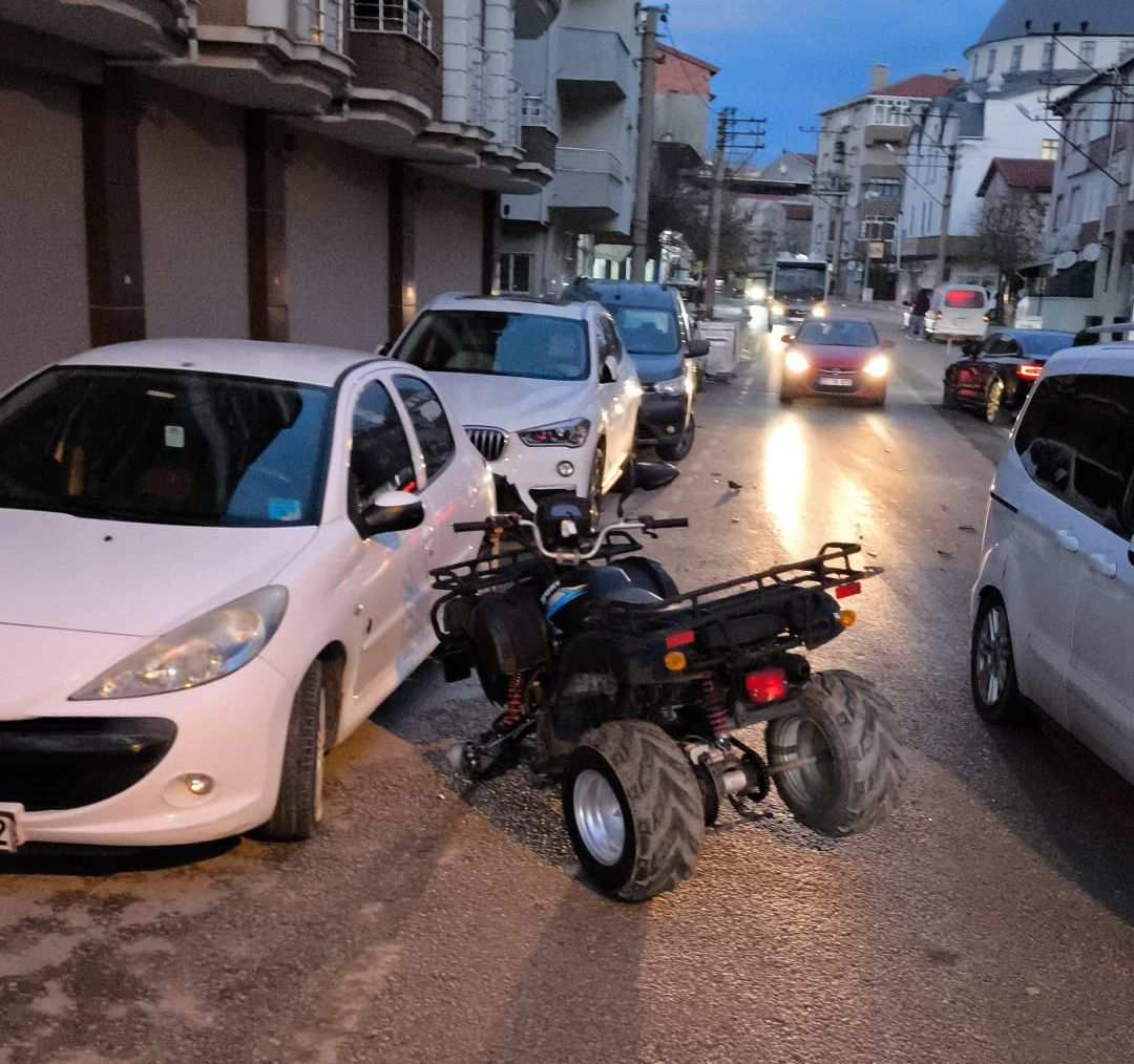 Askeri araca ve otomobile çarpan ATV’nin alkollü sürücüsü yaralandı