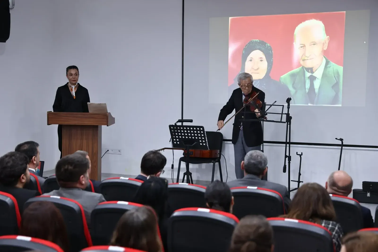 Hayırseverler Mehmet-Elfide Erdegül anısına müzik dinletisi düzenlendi
