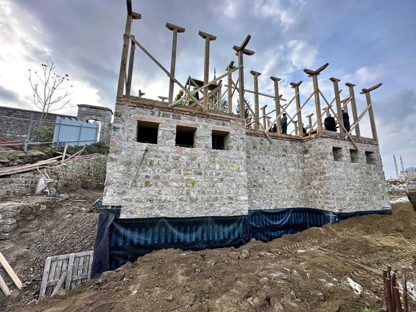 Vali Sezer, asfalt çalışmalarını inceledi