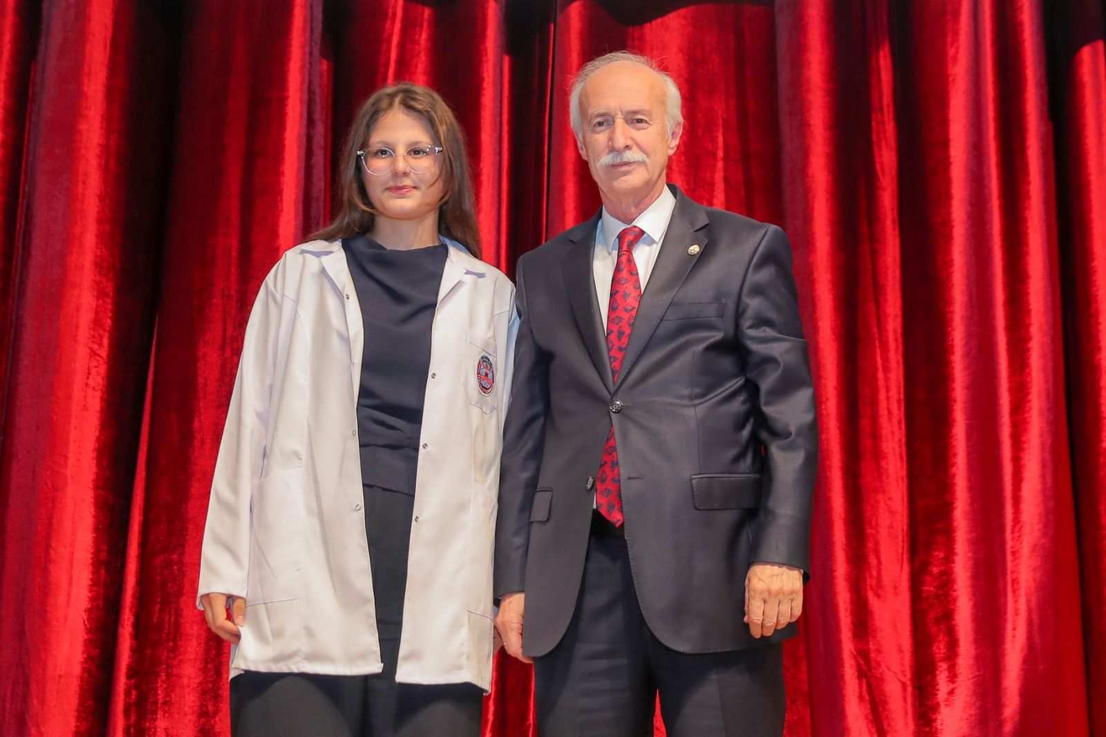 Diş Hekimliği Fakültesi öğrencileri beyaz önlük giydi