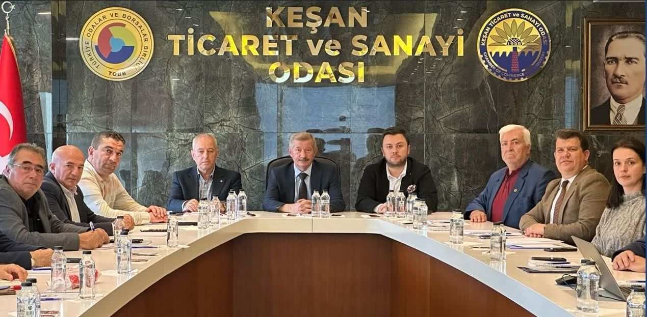 Oda, borsa ve esnaf odalarının temsilcileri toplantıda bir araya geldi