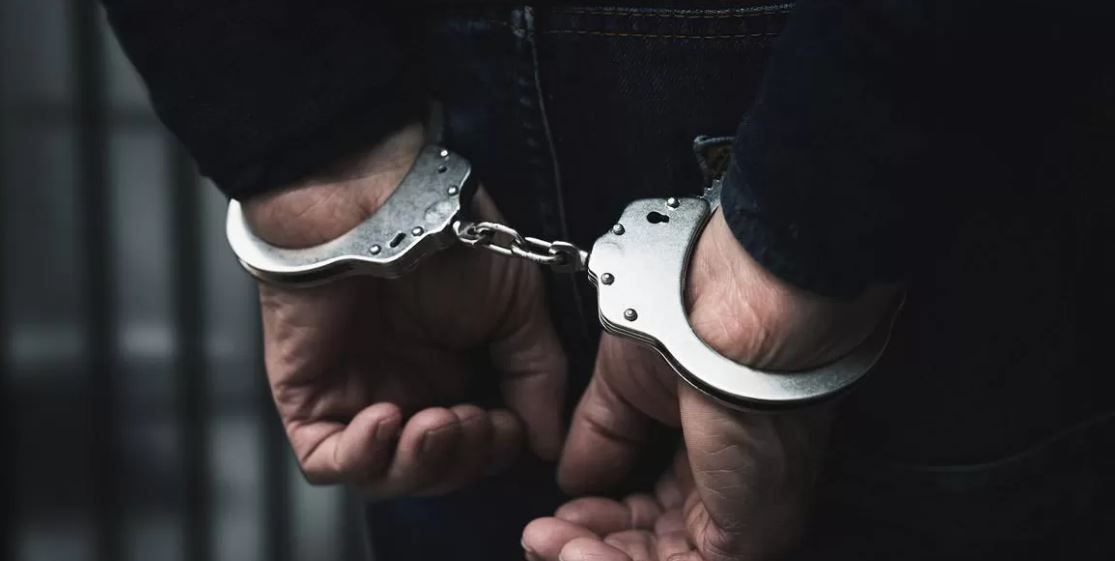 Müdür Vekili, göçmen kaçakçılığından tutuklandı