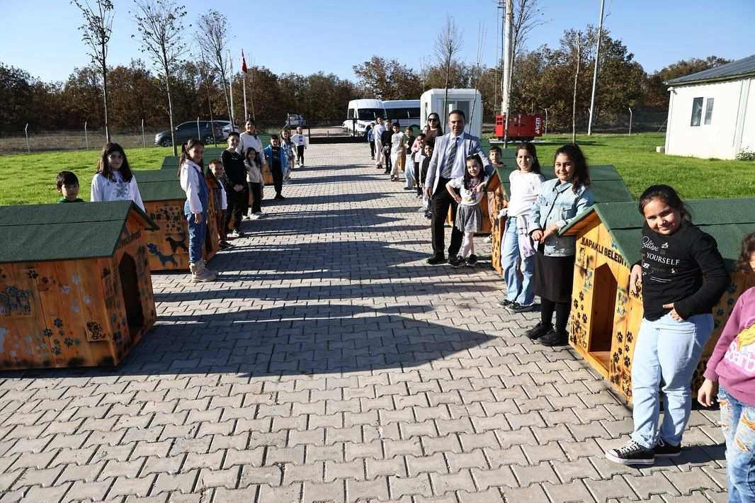 Kapaklı’da minik yürekler, sokak hayvanlarına umut oldu
