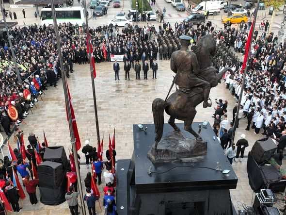 87 yıl sonra da aynı özlem, aynı saygı, aynı minnet