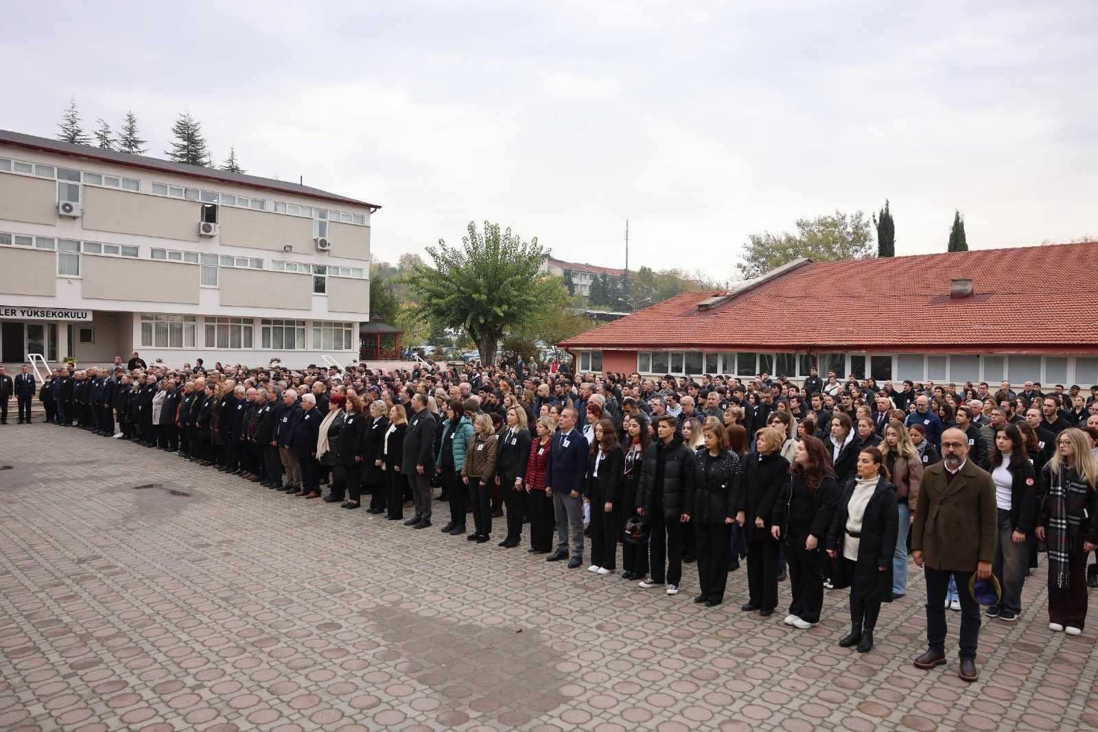 Atatürk’ün İzinde, Cumhuriyet’in Işığında