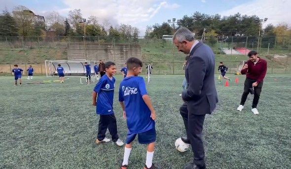 Vali Sezer, genç sporcularla bir araya geldi
