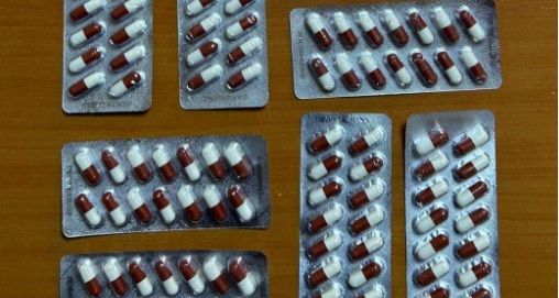 Yunuslar sahada: Uyuşturucu ve silah ele geçirildi