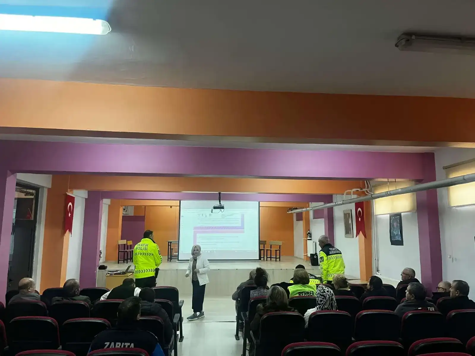 Şoför ve rehber personele eğitim verildi