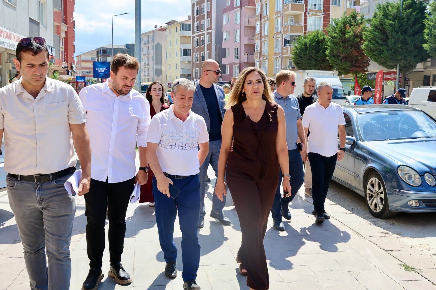 Başkan Yüceer, Güveniş Caddesi’ndeki yol çalışmalarını inceledi