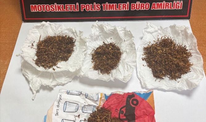 Üzerlerinde uyuşturucuyla yakalandılar