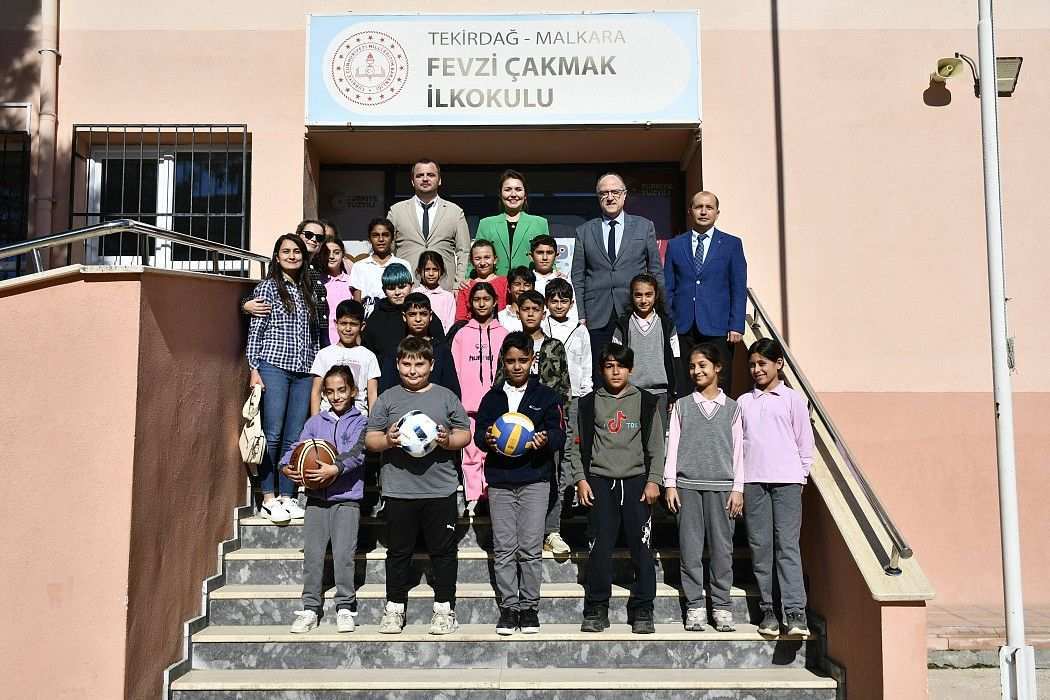 İlkokul öğrencilerinden örnek davranış