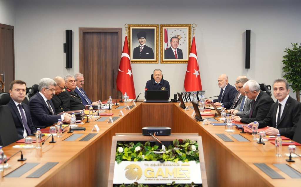 Bakan Yerlikaya, 81 ilin valisiyle toplantı yaptı