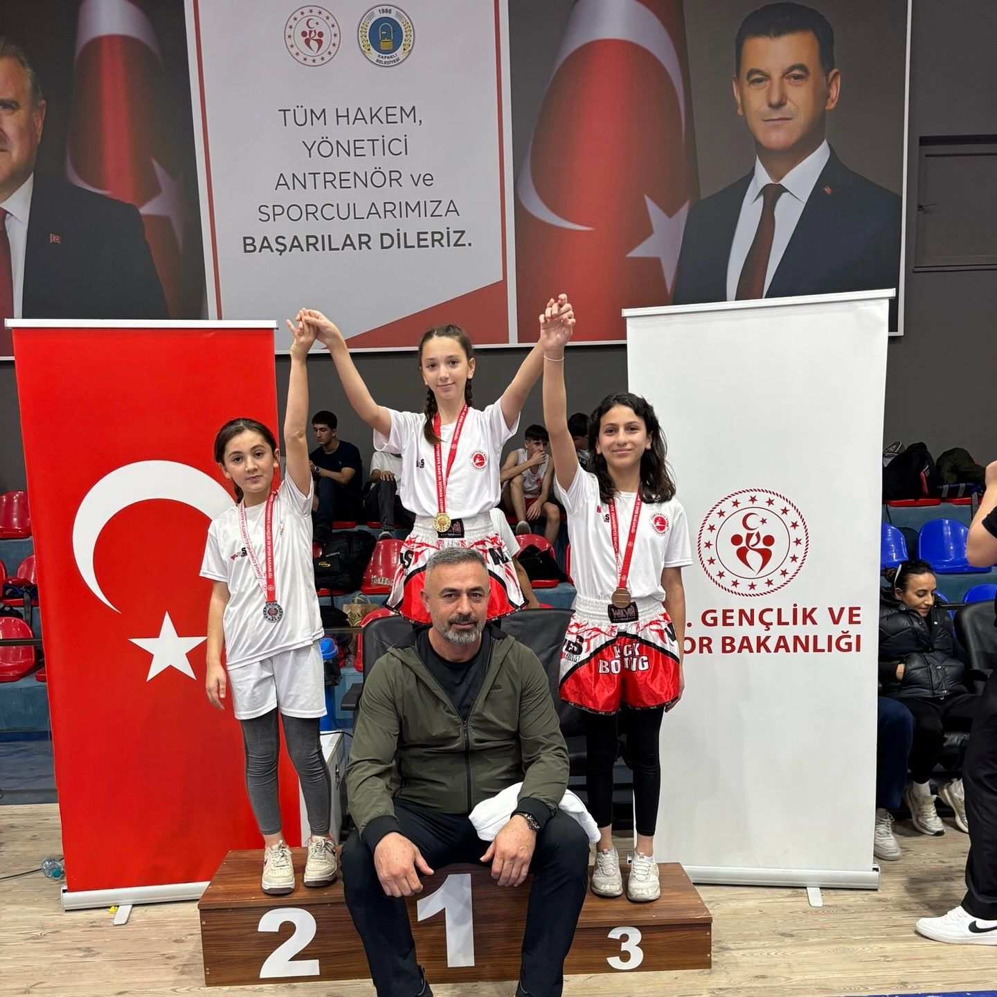Kapaklılı sporcular Cumhuriyet Kupası’nda 10 madalya kazandı