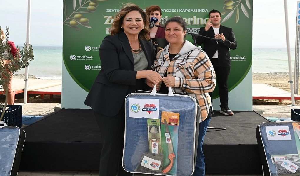 Büyükşehir'den zeytin üreticilerine ekipman desteği