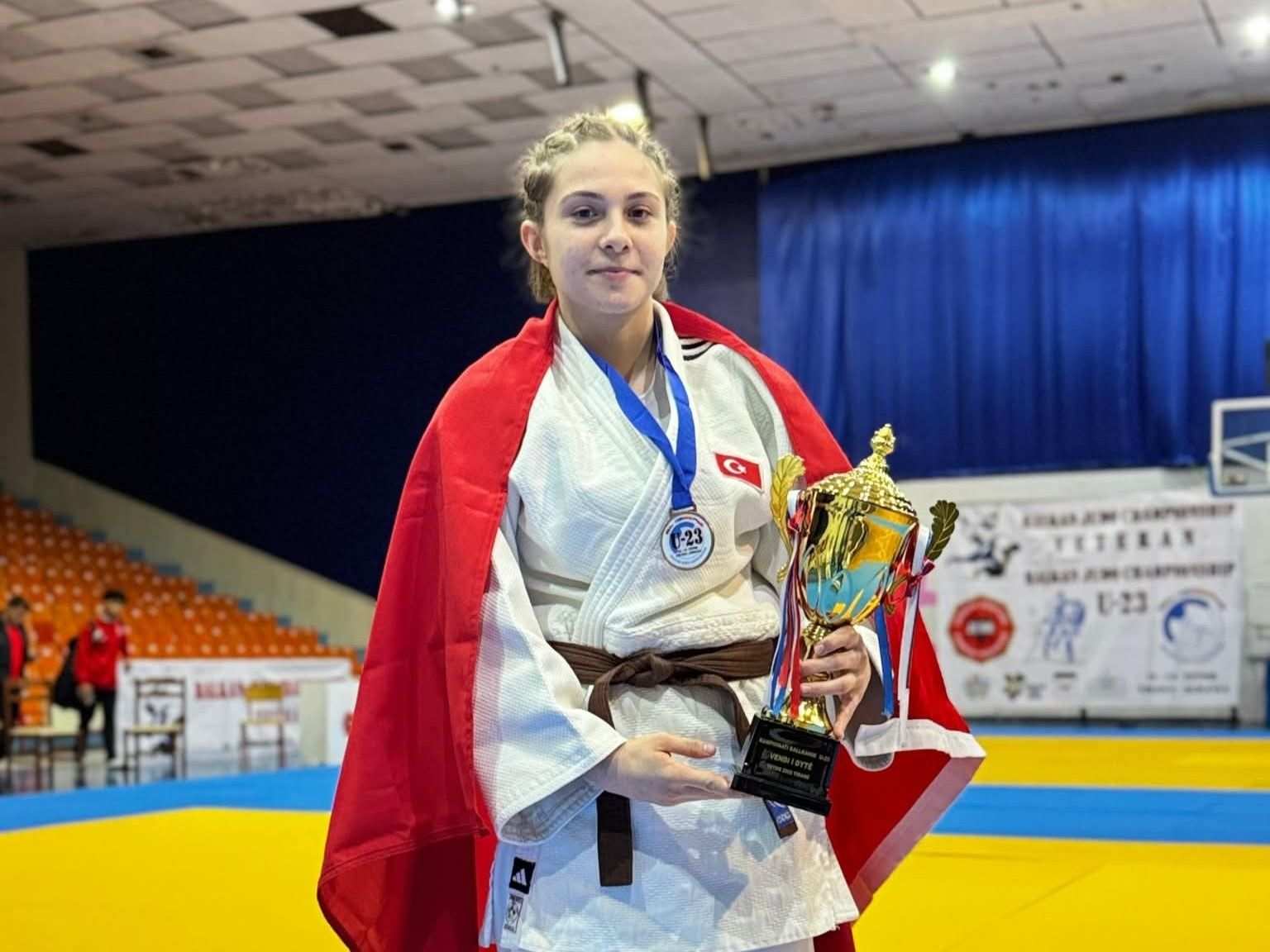 Ecrin’den uluslararası arenada büyük başarı